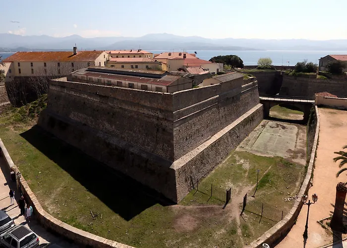 Hotel San Carlu Citadelle 4*